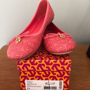 Tory Burch Chelsea Stitched Logo Flats